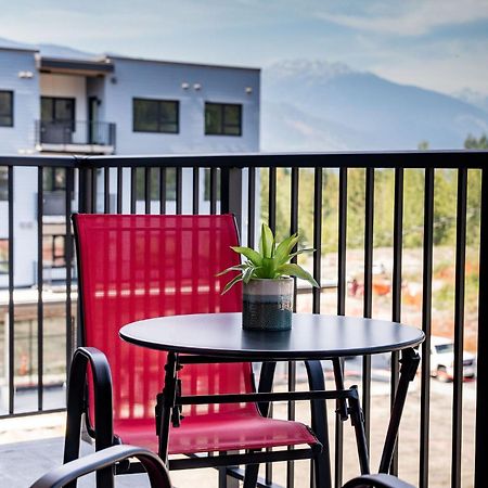 Alpine Haven By Revelstoke Vacations Apartment Exterior photo