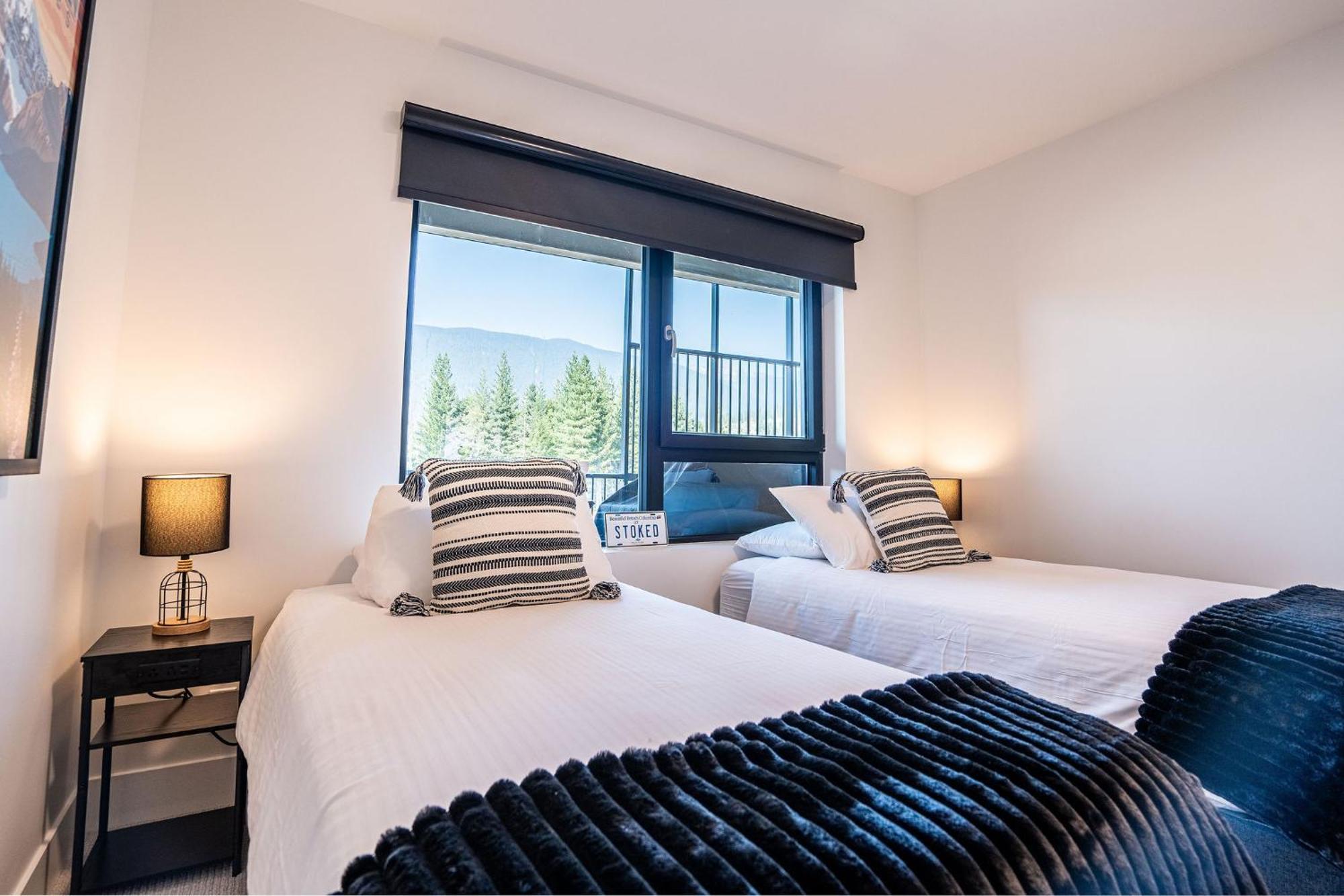 Alpine Haven By Revelstoke Vacations Apartment Exterior photo