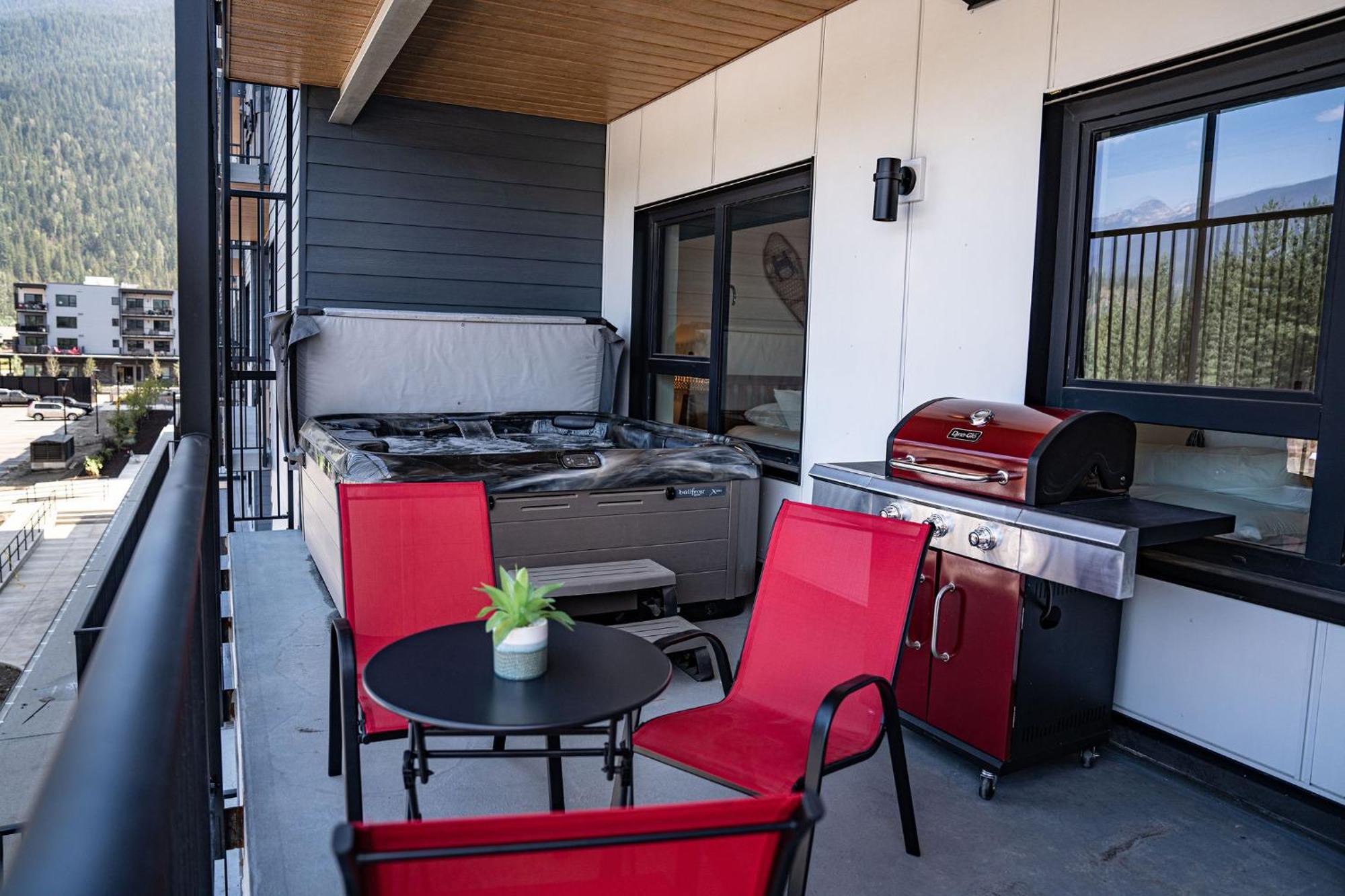Alpine Haven By Revelstoke Vacations Apartment Exterior photo